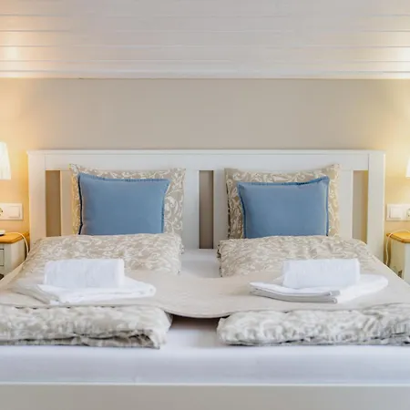 Pihi Vendeghaz 게스트하우스 4*