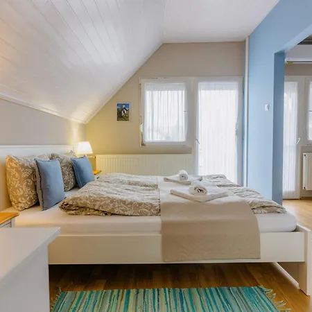 Pihi Vendeghaz 4* Badacsonytomaj