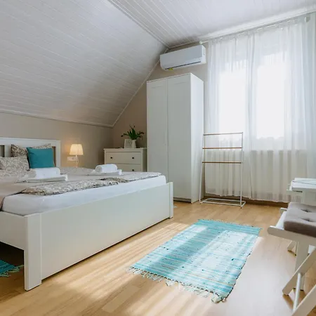 Pihi Vendeghaz 4* Badacsonytomaj