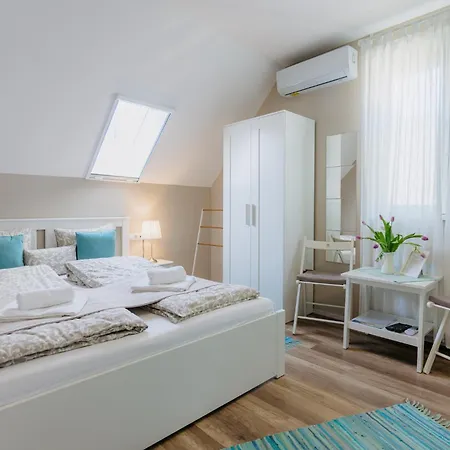 Pihi Vendeghaz 4* Badacsonytomaj